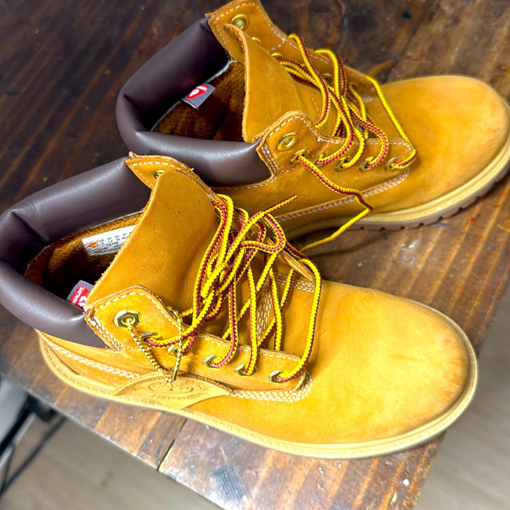 Gently used kids classic premium wheat timberlands